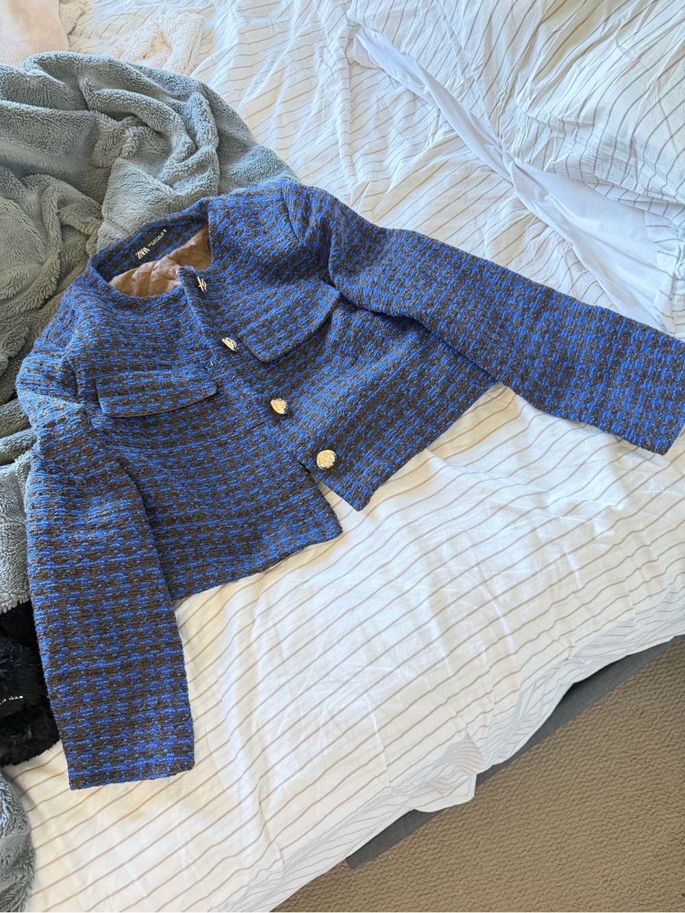Zara Cropped Navy Blue Tweed Jacket with Gold Buttons S